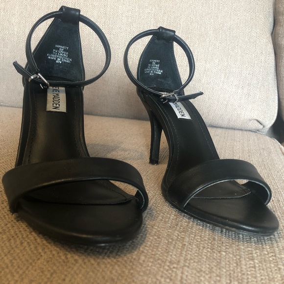 Steve Madden Shoes - Black Steve Madden heels size 6